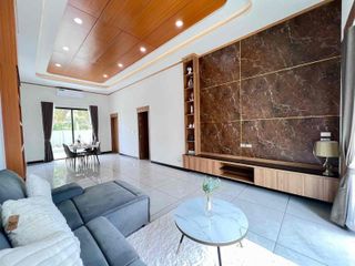 À louer et à vendre 3 chambres villa à Bang Lamung, Chonburi