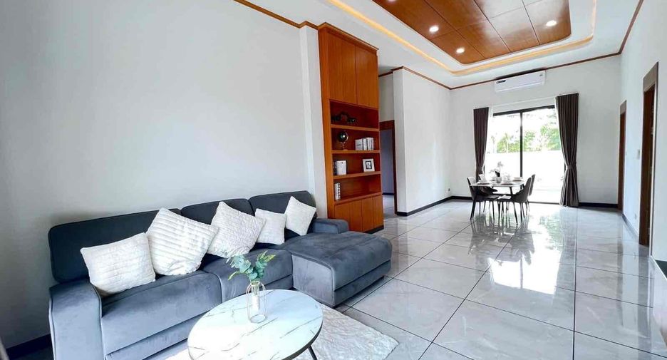 À louer et à vendre 3 chambres villa à Bang Lamung, Chonburi