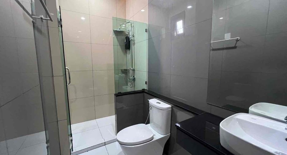 À louer et à vendre 3 chambres villa à Bang Lamung, Chonburi