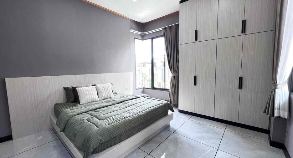 À louer et à vendre 3 chambres villa à Bang Lamung, Chonburi
