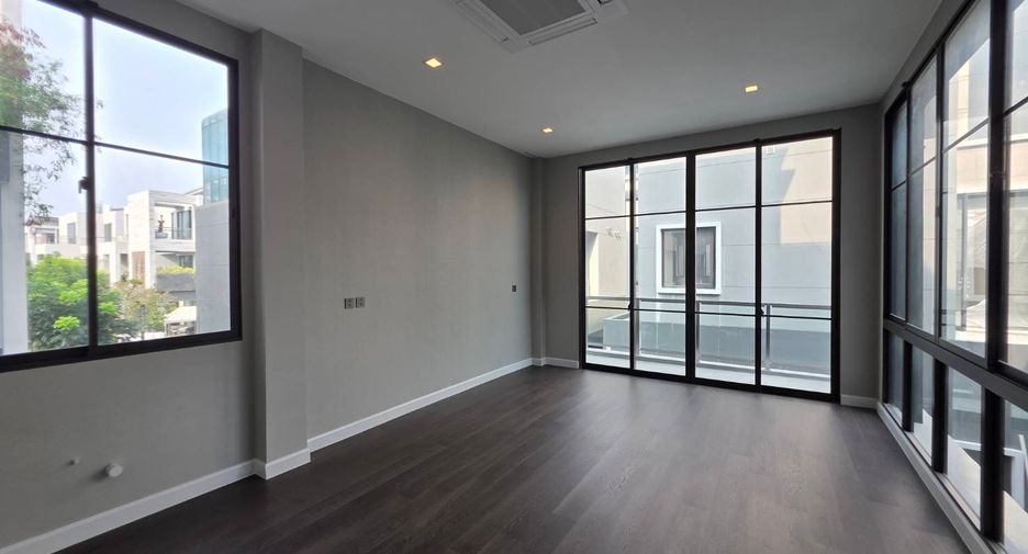 Casa en venta de 6 habitaciones en Suan Luang, Bangkok