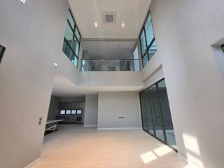 Продажа 6 спальни дом в Суан Луанг, Бангкок