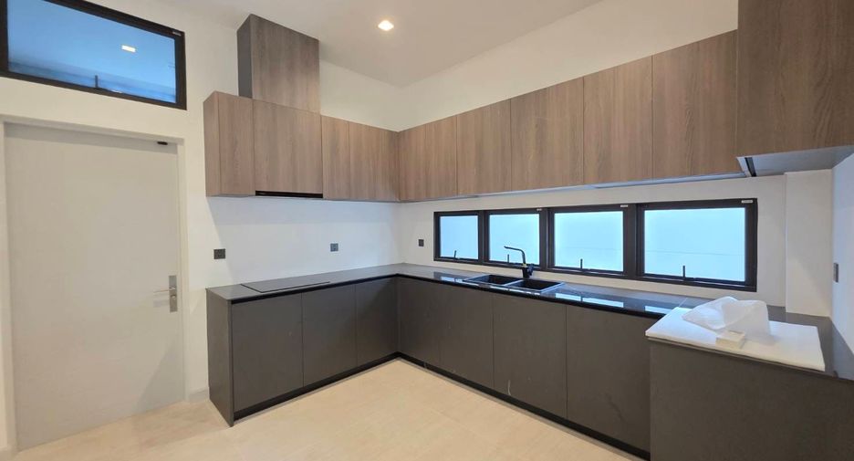 Casa en venta de 6 habitaciones en Suan Luang, Bangkok