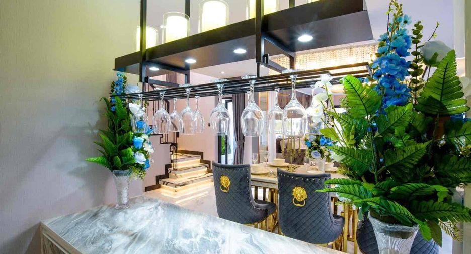 Villa zur Miete und zum Kauf mit 4 Zimmer in Bang Lamung, Chonburi
