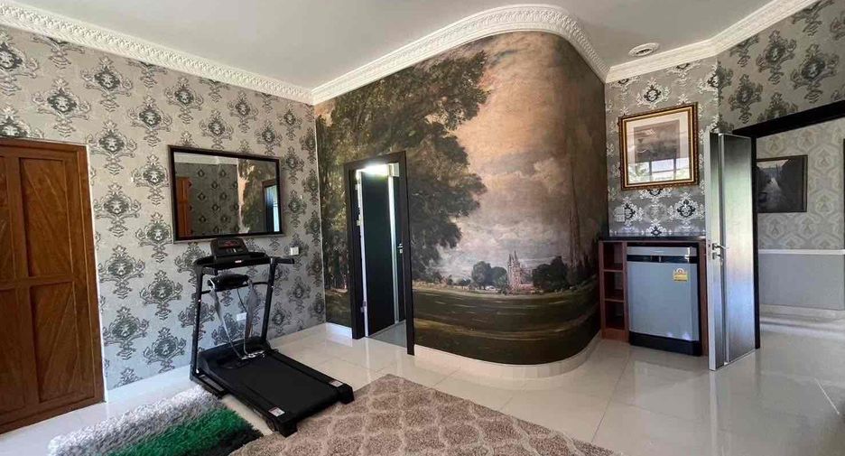 Villa en alquiler de 3 habitaciones en Bang Lamung, Chonburi