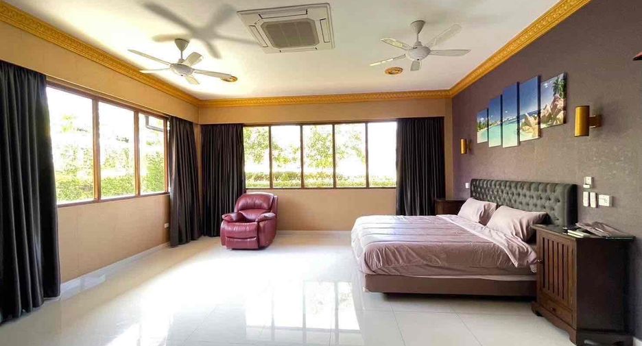 Villa en alquiler de 3 habitaciones en Bang Lamung, Chonburi