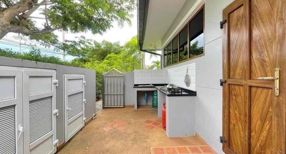 Villa en alquiler de 3 habitaciones en Bang Lamung, Chonburi