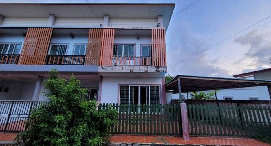 Casa adosada en venta de 1 habitaciones en Ban Khai, Rayong