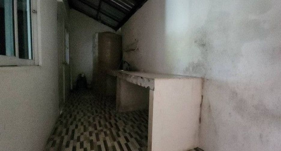 出售 1 卧室 联排别墅 在 Ban Khai, Rayong