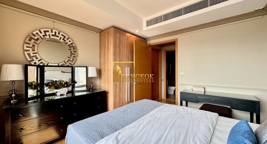 For rent 2 bedrooms condo in Pathum Wan, Bangkok