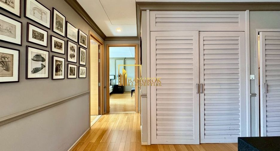 For rent 2 bedrooms condo in Pathum Wan, Bangkok