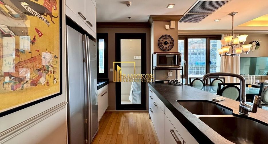 For rent 2 bedrooms condo in Pathum Wan, Bangkok
