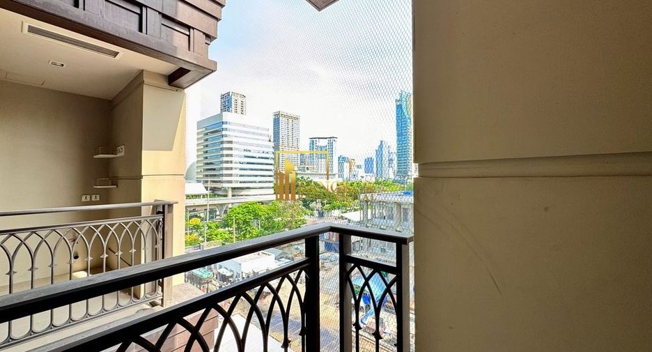 For rent 2 bedrooms condo in Pathum Wan, Bangkok