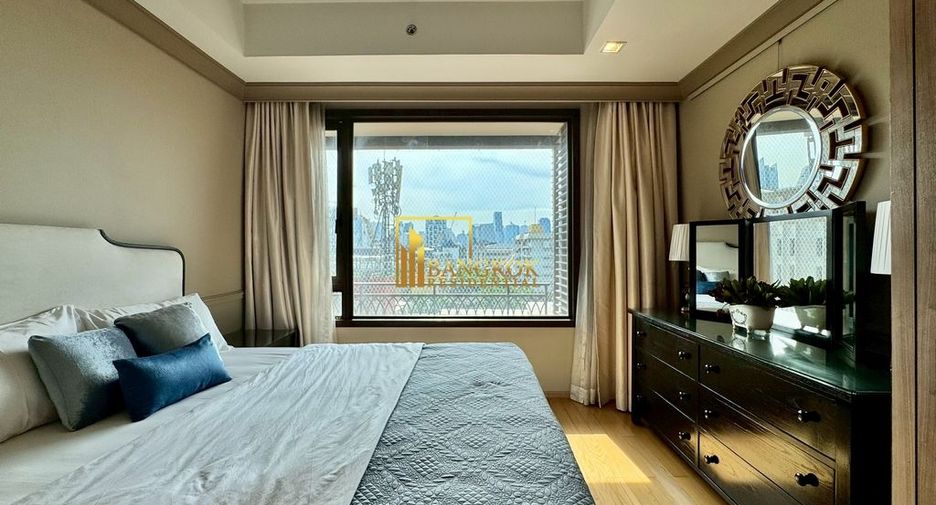 For rent 2 bedrooms condo in Pathum Wan, Bangkok