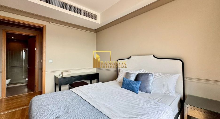 For rent 2 bedrooms condo in Pathum Wan, Bangkok