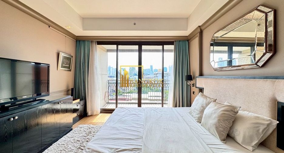 For rent 2 bedrooms condo in Pathum Wan, Bangkok