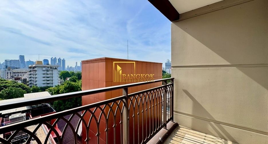 For rent 2 bedrooms condo in Pathum Wan, Bangkok