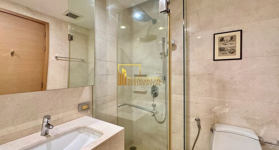 For rent 2 bedrooms condo in Pathum Wan, Bangkok