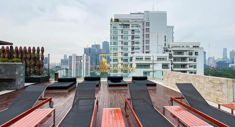 For rent 2 bedrooms condo in Pathum Wan, Bangkok