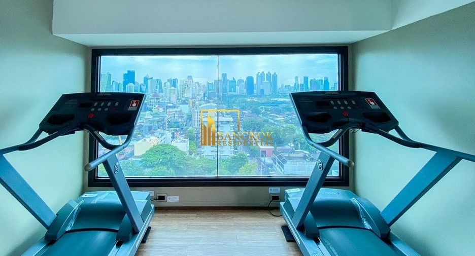 For rent 2 bedrooms condo in Pathum Wan, Bangkok