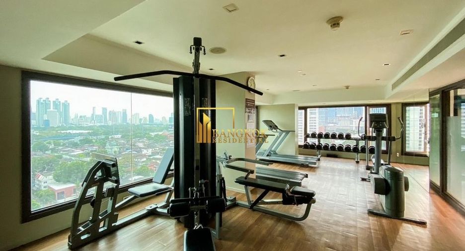 For rent 2 bedrooms condo in Pathum Wan, Bangkok