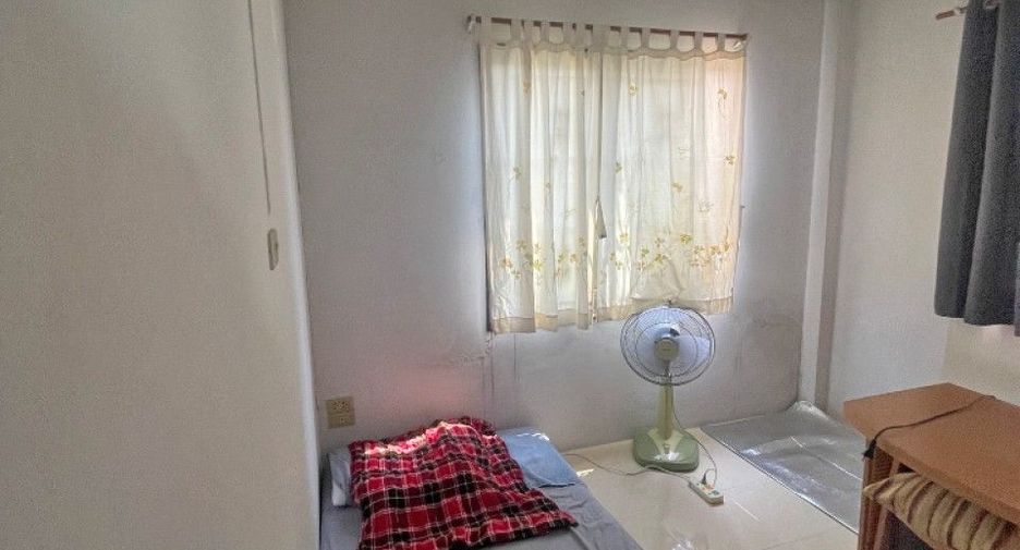 Reihenhaus zum Kauf mit 2 Zimmer in Mueang Chon Buri, Chonburi