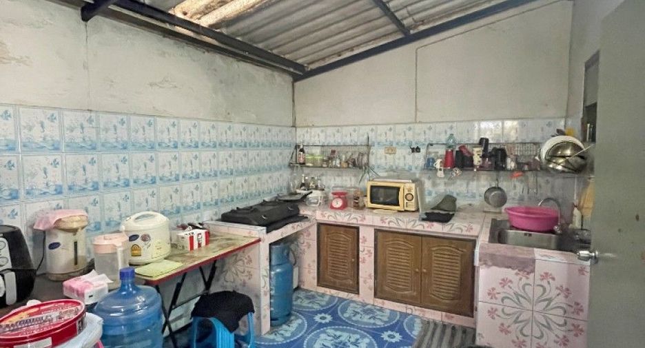 Reihenhaus zum Kauf mit 2 Zimmer in Mueang Chon Buri, Chonburi