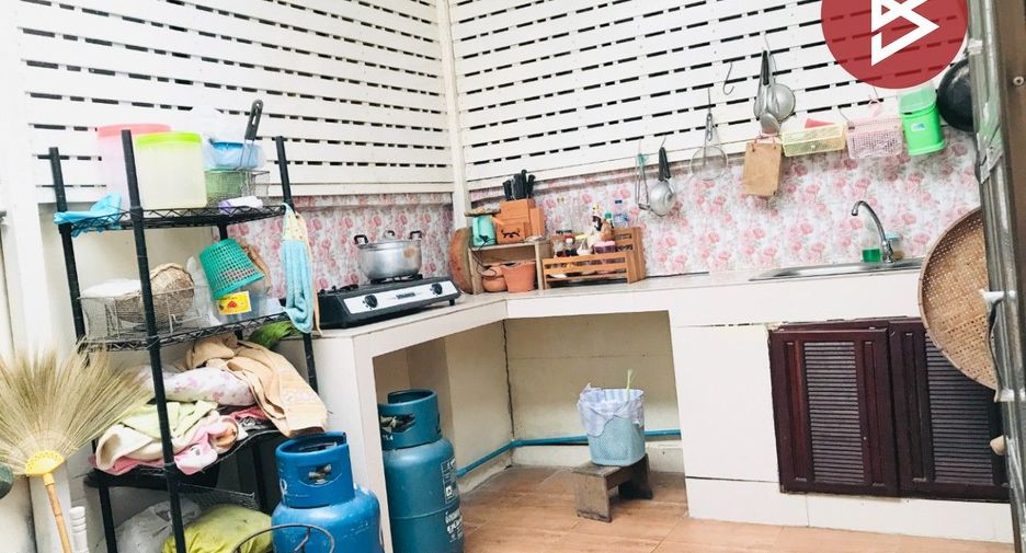 Casa adosada en venta de 2 habitaciones en Bang Sao Thong, Samut Prakan