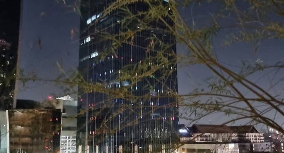 Аренда и продажа 2 спальни кондо в Хуаи Кхщанг, Бангкок