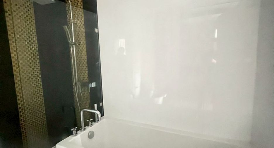 For rent 1 bed condo in Si Racha, Chonburi