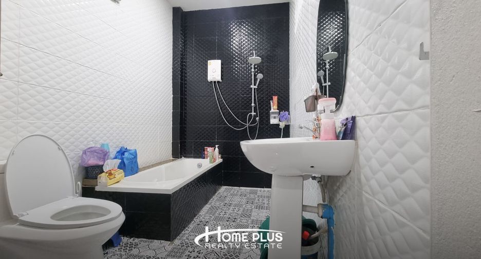 Casa en venta de 2 habitaciones en Kham Thale So, Nakhon Ratchasima