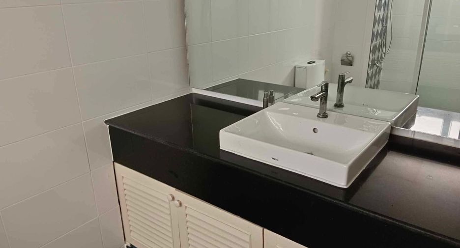 For sale 1 bed condo in Huai Khwang, Bangkok
