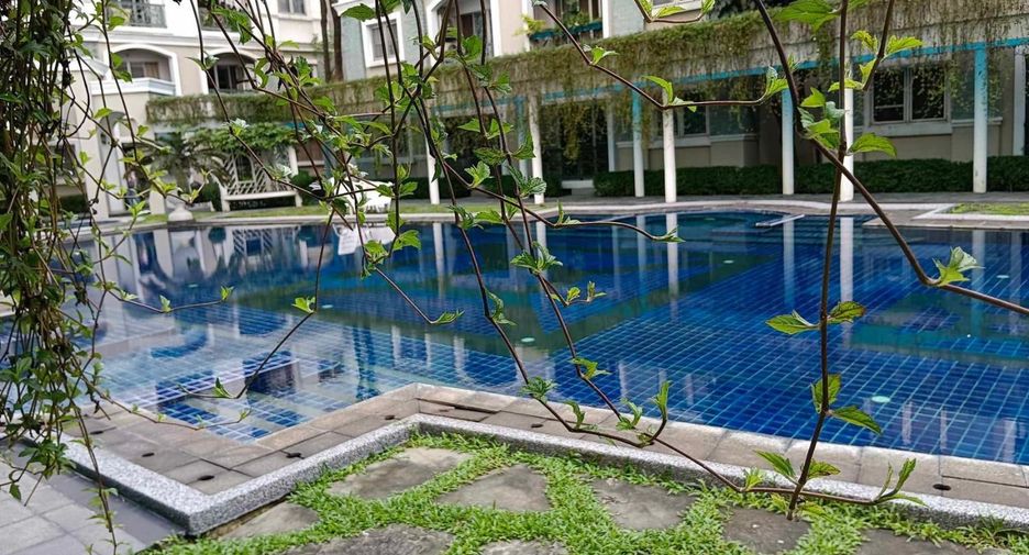 For sale 1 bed condo in Huai Khwang, Bangkok