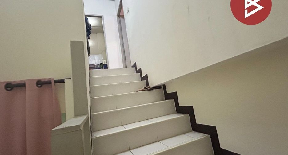 For sale 3 bedrooms townhouse in Mueang Samut Prakan, Samut Prakan