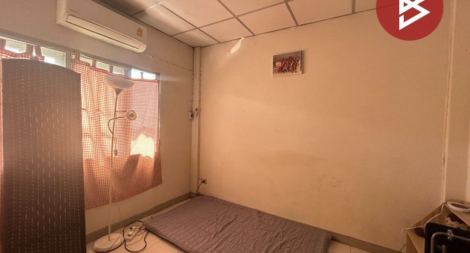For sale 3 bedrooms townhouse in Mueang Samut Prakan, Samut Prakan