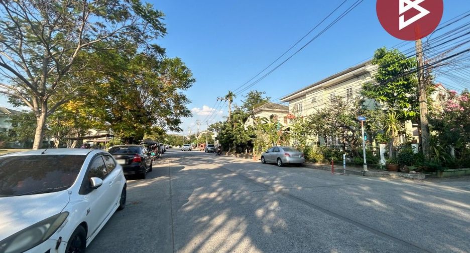 For sale 3 bedrooms townhouse in Mueang Samut Prakan, Samut Prakan