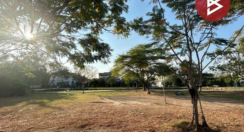 For sale 3 bedrooms townhouse in Mueang Samut Prakan, Samut Prakan