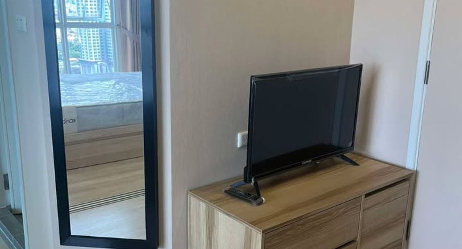 For sale 1 bed condo in Thon Buri, Bangkok