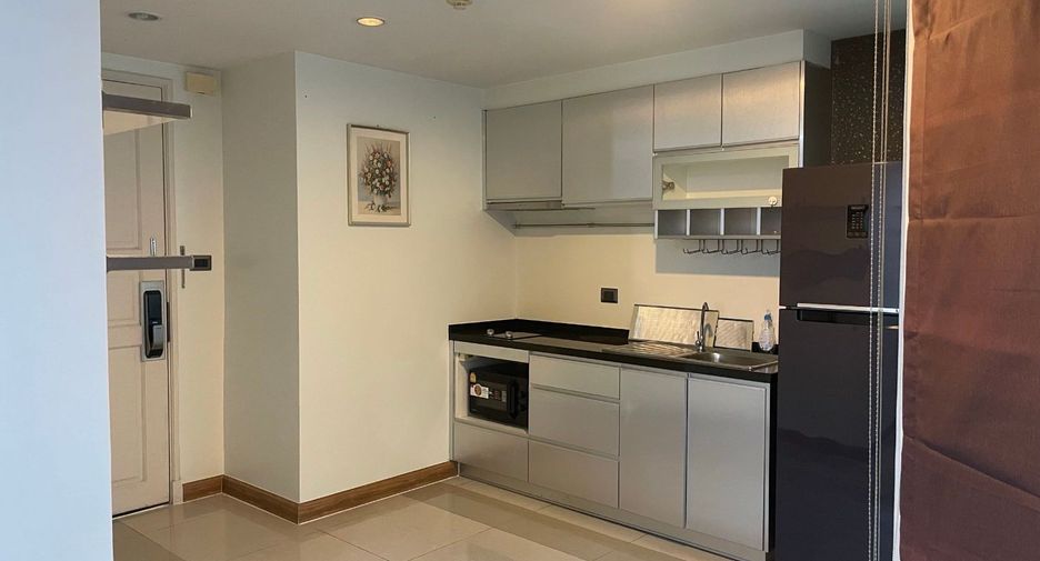 For rent そして for sale 2 ベッドルーム condo in Huai Khwang, Bangkok