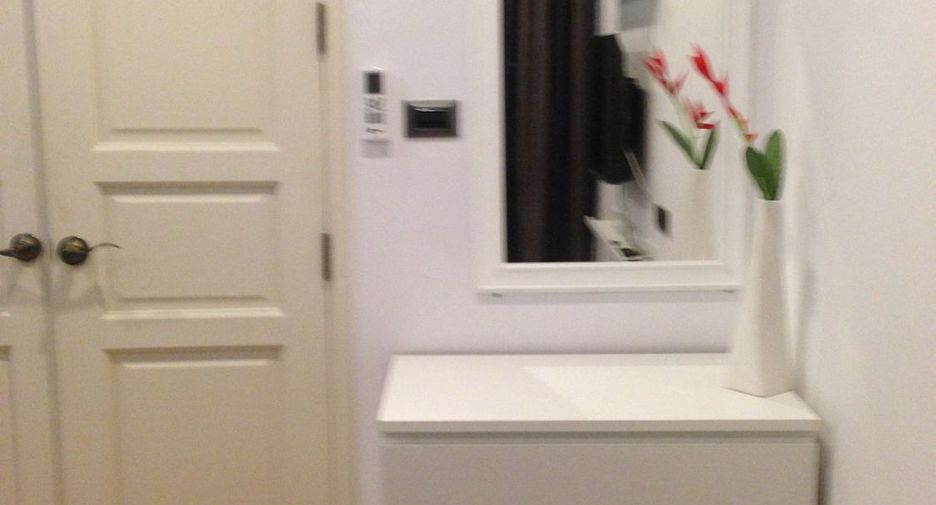 For rent そして for sale 2 ベッドルーム condo in Huai Khwang, Bangkok
