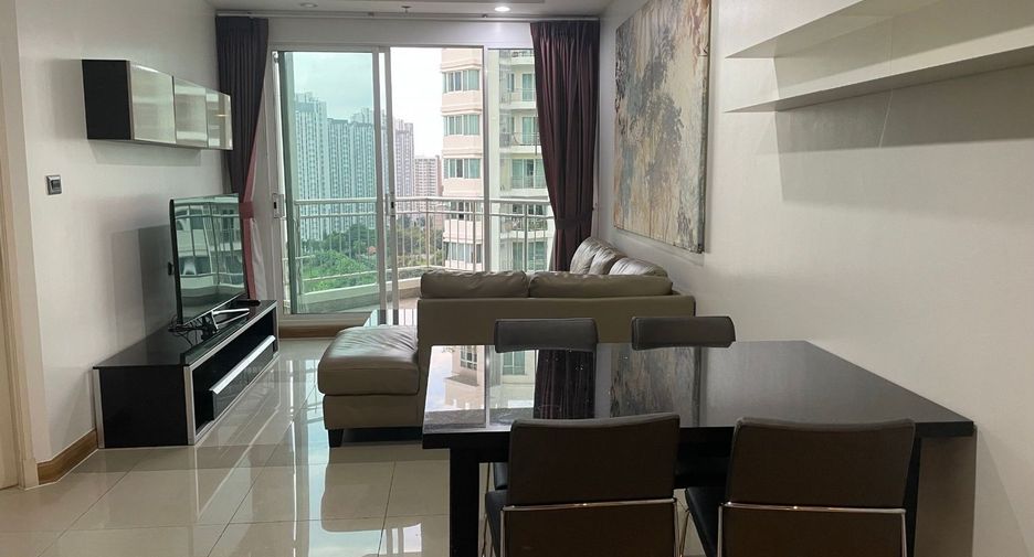 For rent そして for sale 2 ベッドルーム condo in Huai Khwang, Bangkok