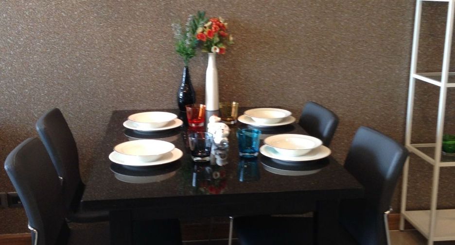For rent そして for sale 2 ベッドルーム condo in Huai Khwang, Bangkok