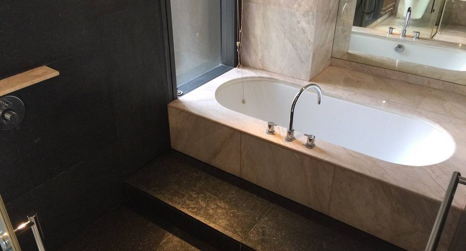 For sale 3 bedrooms condo in Sathon, Bangkok
