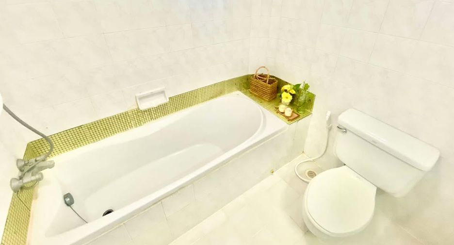 For sale 1 bed condo in Watthana, Bangkok