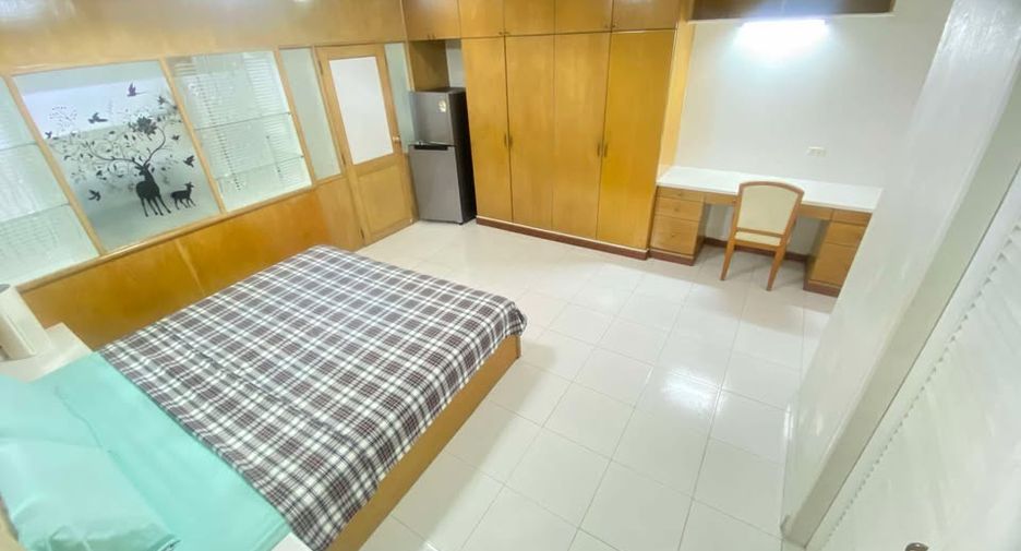 For sale 1 bed condo in Watthana, Bangkok