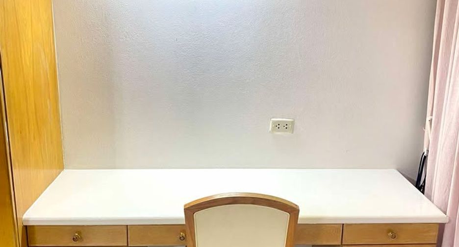 For sale 1 bed condo in Watthana, Bangkok