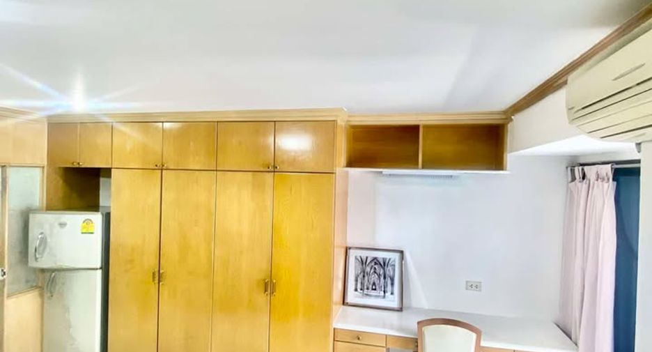 For sale 1 bed condo in Watthana, Bangkok