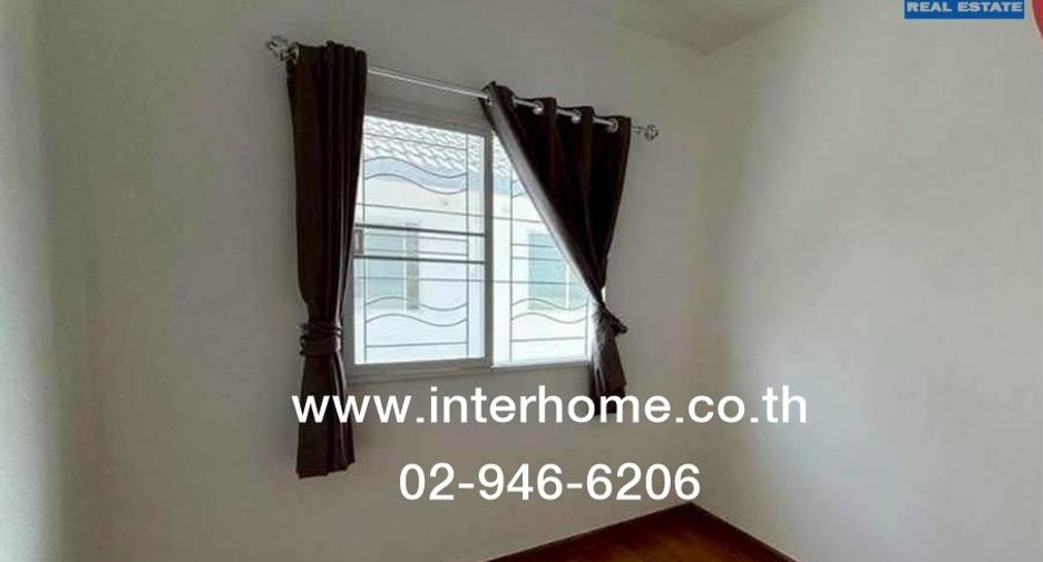Casa adosada en venta de 3 habitaciones en Krathum Baen, Samut Sakhon