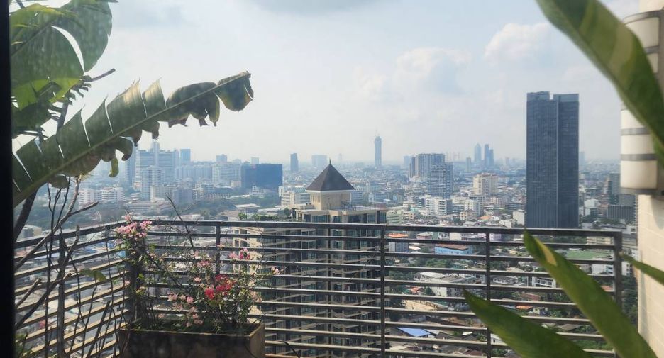 For rent and for sale 3 bedrooms condo in Sathon, Bangkok