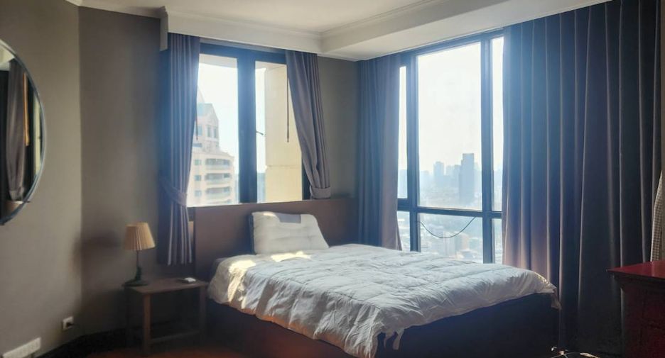 For rent and for sale 3 bedrooms condo in Sathon, Bangkok
